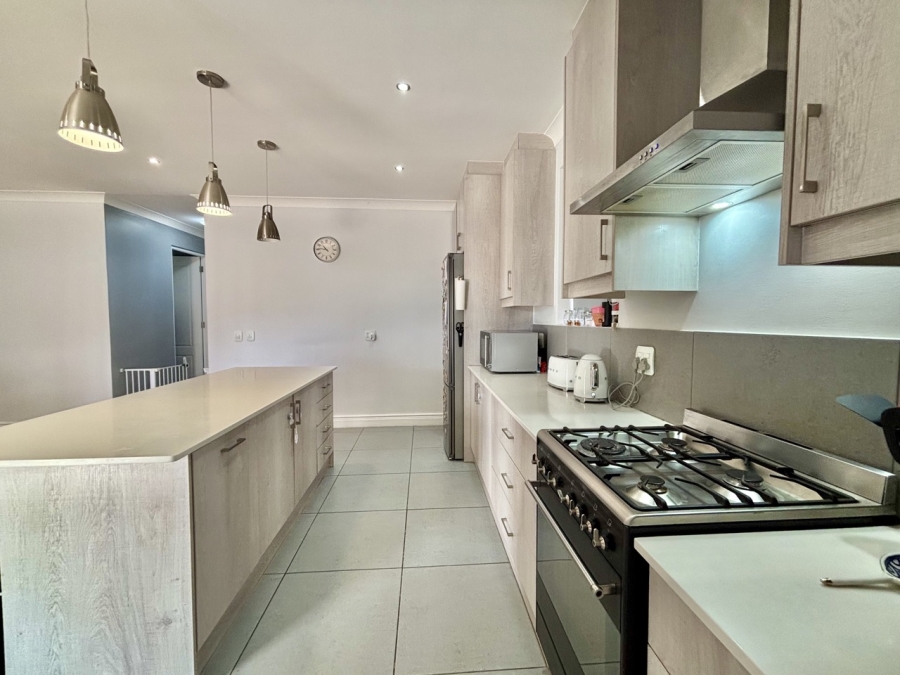 To Let 3 Bedroom Property for Rent in Vierlanden Western Cape